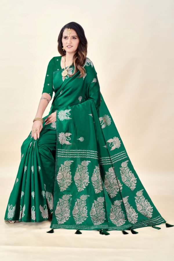 Green Soft Silk Saree with Swarn Border - Image 4