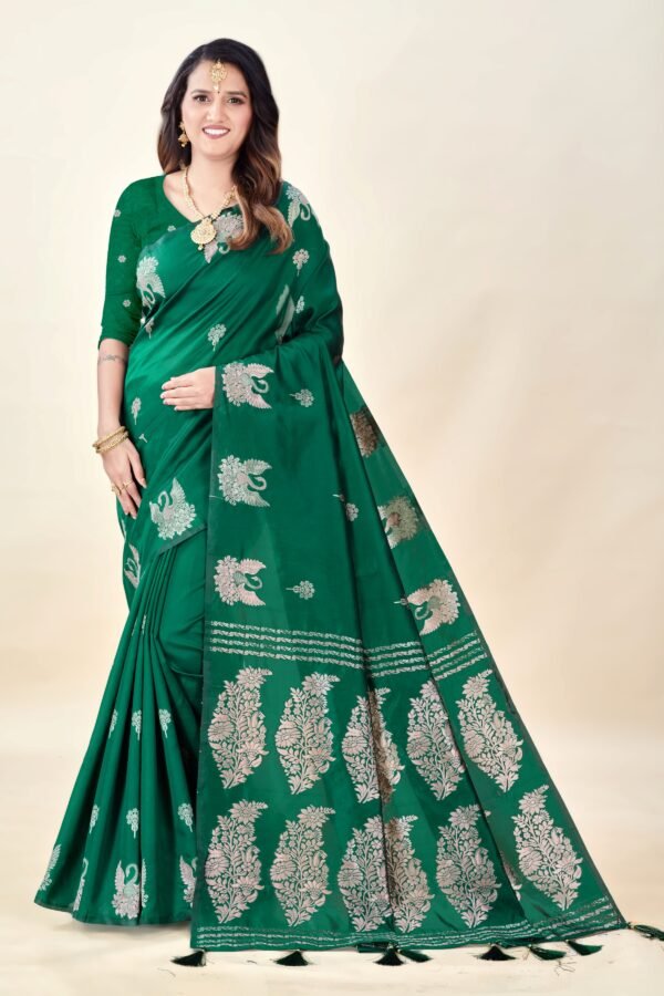 Green Soft Silk Saree with Swarn Border - Image 5