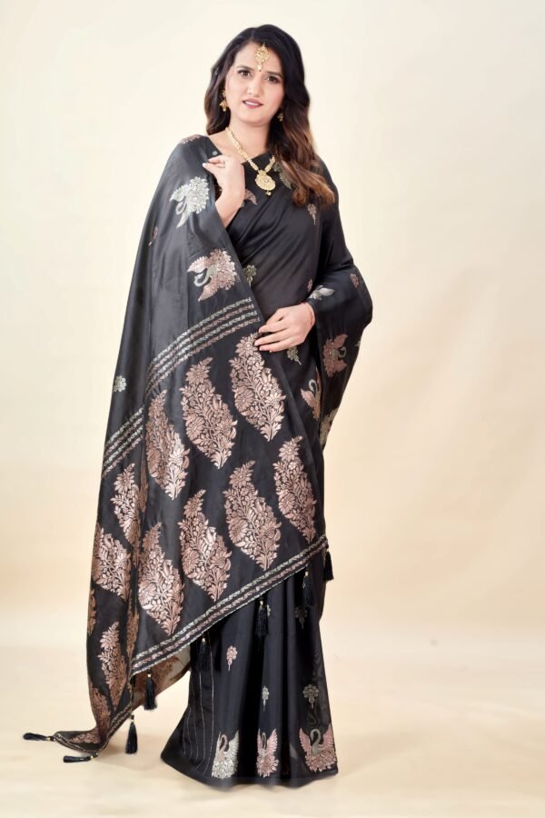 Black Soft Silk Saree with Swarn Border - Image 6